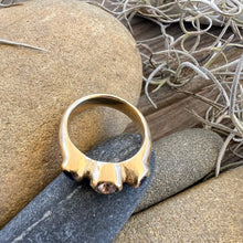 Load image into Gallery viewer, Trio ring yellow gold + sapphire