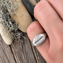 Load image into Gallery viewer, Sterling silver signet ring