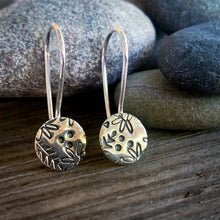 Load image into Gallery viewer, Classic Hanging Earring