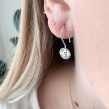 Load image into Gallery viewer, Classic Hanging Earring