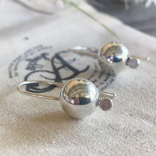 Load image into Gallery viewer, Ball Hanging earring