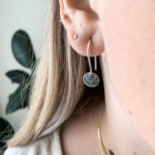 Load image into Gallery viewer, Classic Hanging Earring