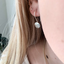 Load image into Gallery viewer, Classic Hanging Earring