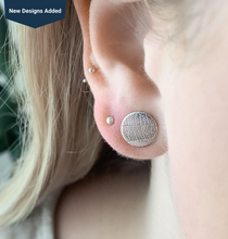 Load image into Gallery viewer, Classic Stud