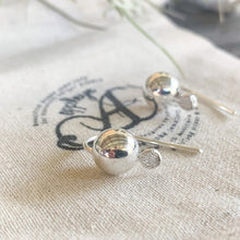 Load image into Gallery viewer, Ball Hanging earring