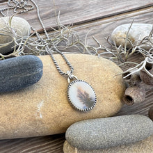Load image into Gallery viewer, Dendrite Agate pendant with rope chain
