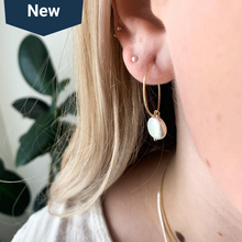 Load image into Gallery viewer, Coin pearl Light weight hoops
