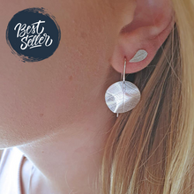 Load image into Gallery viewer, Gum Leaf-Round - Appleye Jewellery
