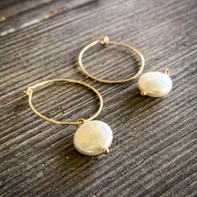 Load image into Gallery viewer, Coin pearl Light weight hoops
