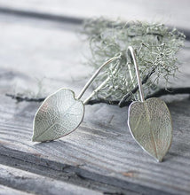 Load image into Gallery viewer, Leaf Earring - Appleye Jewellery
